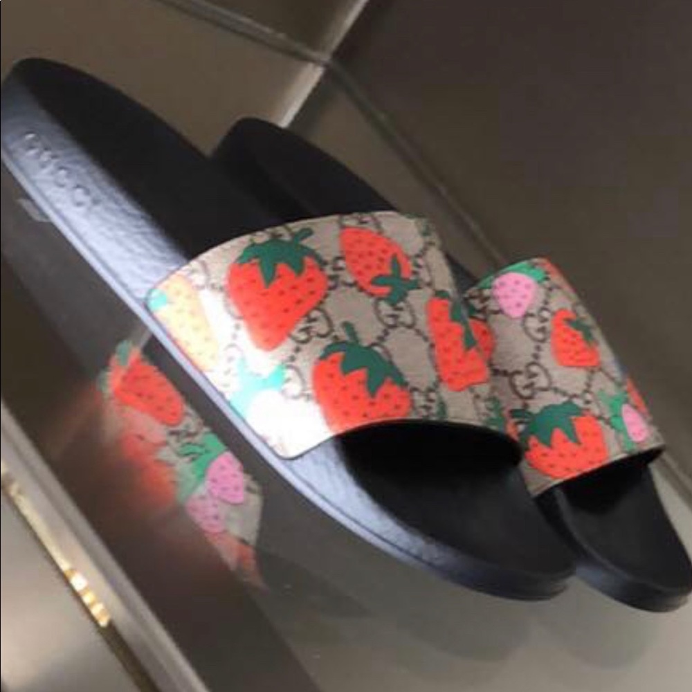 GG Gucci Strawberry Slides